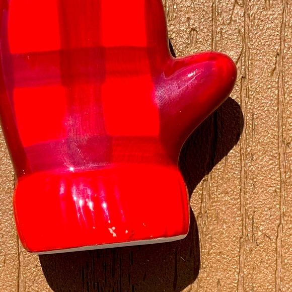 2 PC BUFFALO CHECK MITTENS SALT & PEPPER SHAKERS - Picture 5 of 7